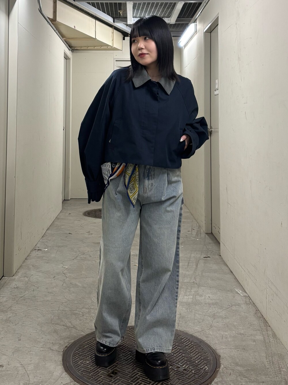 「シンプル、大人コーデ、今日のコーデ、デニム、ootd、春、ジャケット、シンプルコーデ、カジュアル、カジュアルコーデ、オトナカジュアル、おしゃれさんと繋がりたい、きれいめカジュアル、骨格ストレート、KBF」｜「KBFのBACKフレアショートジャケット（その他アウター、ブルー系）」を使った、nagisaさん（骨格ストレート・レディース・153cm）の冬コーディネートの5枚目の写真