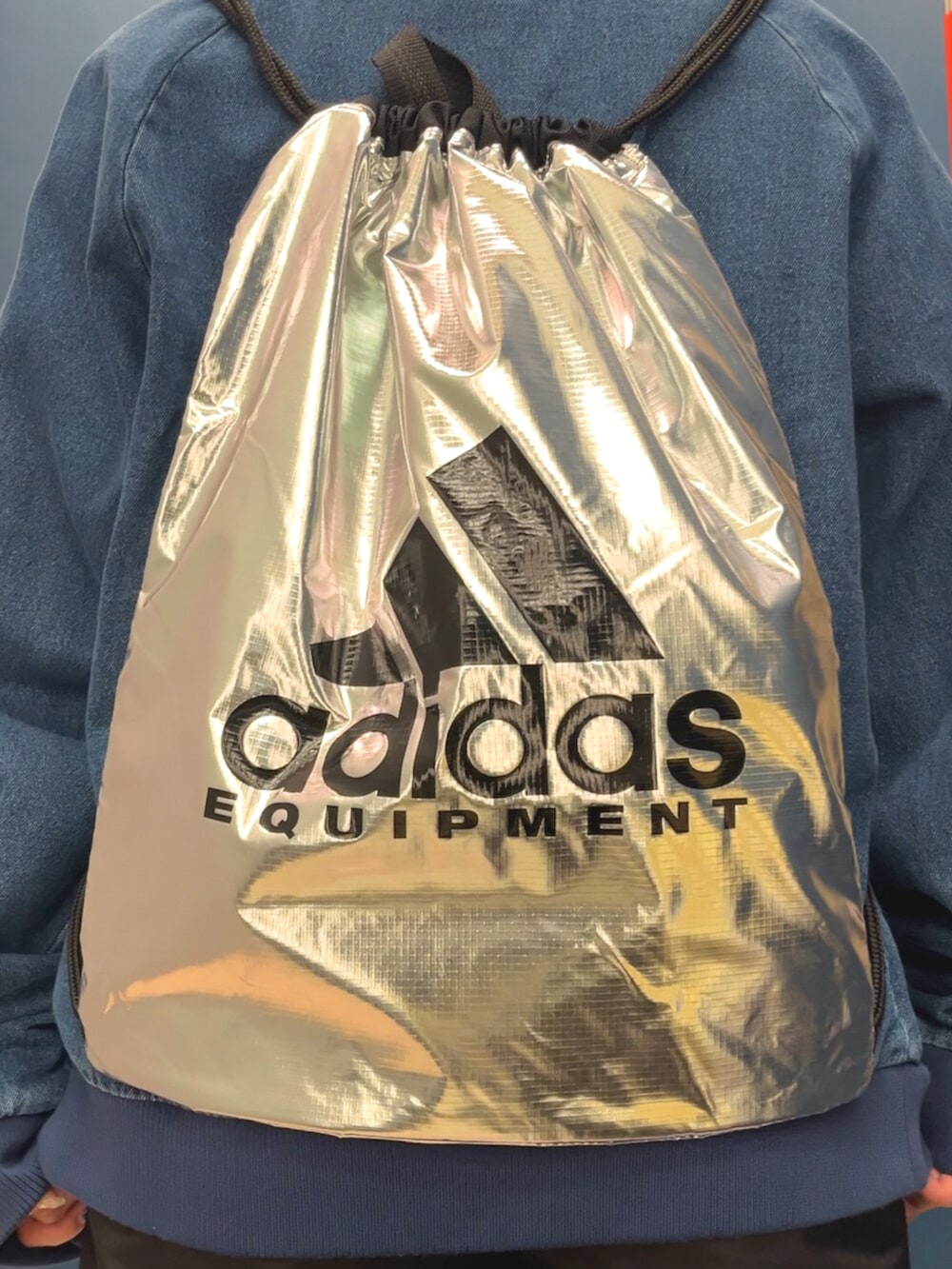「スニーカー、デニム、Tシャツ、adidas、ジャージ、アディダス、adidas originals、アディダスオリジナルス、半袖シャツ」｜「adidasのadidas アディカラー ファーストブルー デニム トラックトップ / アディダスオリジナルス adidas Originals（デニムジャケット、ブルー系）」を使った、myさん（レディース・158cm）の夏コーディネートの3枚目の写真