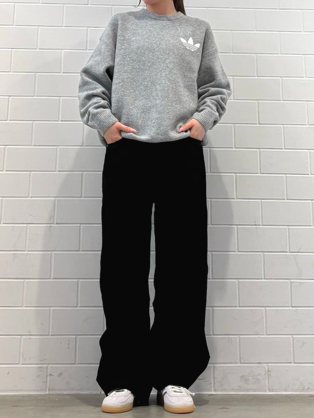 新品 adidas アディダス スウェット ニット パンツ ジョガーパンツ テーパード 細身 ロゴ 灰 グレー 白系 【 O LL 】