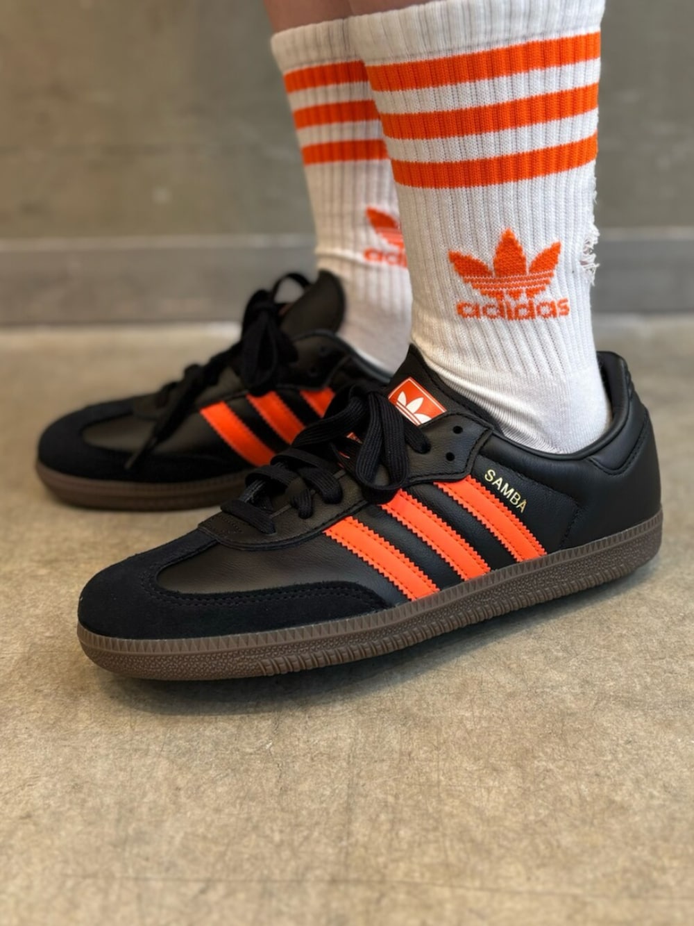 「adidas、adidas originals、アディダス、アディダスオリジナルス、スニーカー、Tトゥシューズ、トラックジャケット、デニムパンツ、ハーフパンツ」｜「adidasのアディカラー デニム ファイヤーバードショーツ / ハーフパンツ / アディダスオリジナルス adidas Originals（その他パンツ、ブラック系）」を使った、YTさん（レディース・163cm）の夏コーディネートの6枚目の写真