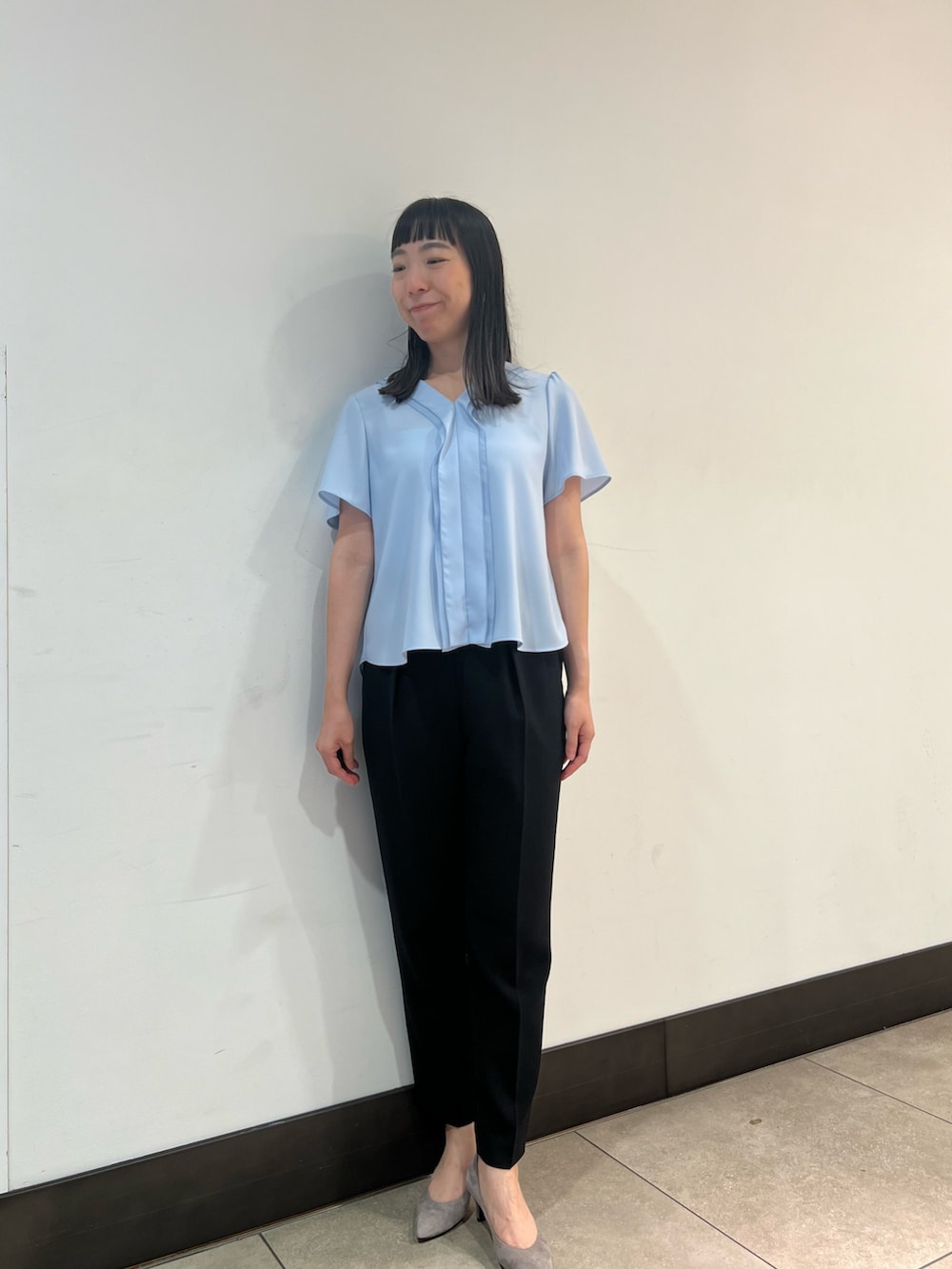 「ブラックコーデ、オトナ女子、大人ファッション、スーツ、スーツスタイル、スーツコーデ、ジャケット、ジャケットスタイル、ジャケットコーデ、通勤、通勤コーデ、通勤スタイル、お仕事、お仕事コーデ」|「NOLLEY’S Sophiの《セットアップ対応》ウォッシャブル強撚タックパンツ(その他パンツ、ブラック系)」を使った、Ishibashiさん(骨格ウェーブ・レディース・158cm)の夏コーディネートの4枚目の写真