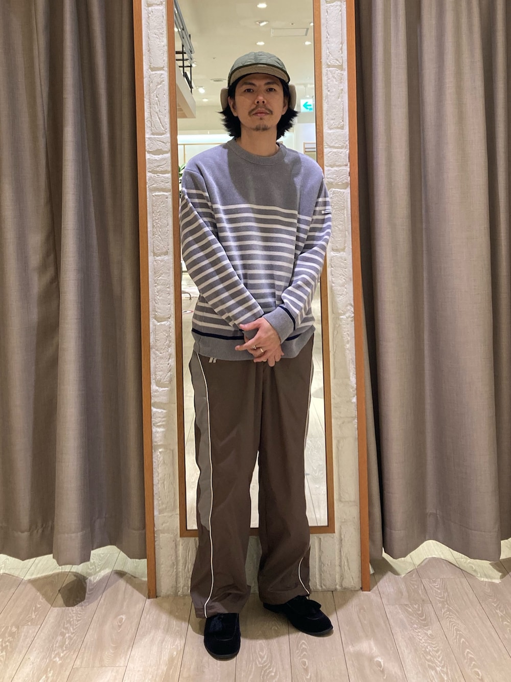 「スポーツミックス、秋コーデ、テーマパークコーデ、セットアップ、ブラウン、ハロウィン、お出かけコーデ、ベスト、休日スタイル、メンズファッション、低身長コーデ、今日のコーデ、シンプルコーデ、ニット、低身長男子」｜「GLOSTERの【GLOSTER/グロスター】Ｗフェイス プルオーバー ボーダー モールニット（ニット/セーター、グレー系）」を使った、miyazakitakuroさん（メンズ・171cm）の秋コーディネートの5枚目の写真