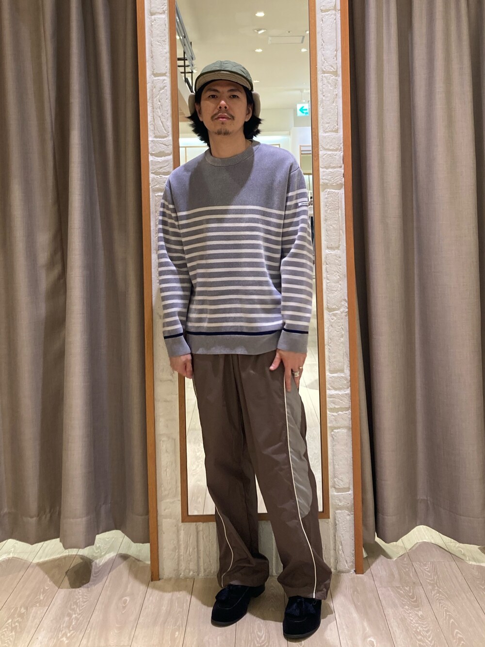 「スポーツミックス、秋コーデ、テーマパークコーデ、セットアップ、ブラウン、ハロウィン、お出かけコーデ、ベスト、休日スタイル、メンズファッション、低身長コーデ、今日のコーデ、シンプルコーデ、ニット、低身長男子」｜「GLOSTERの【GLOSTER/グロスター】Ｗフェイス プルオーバー ボーダー モールニット（ニット/セーター、グレー系）」を使った、miyazakitakuroさん（メンズ・171cm）の秋コーディネートの6枚目の写真