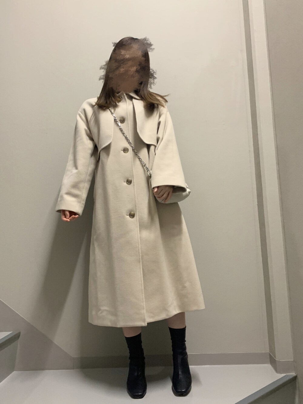 「クリスマスに着たい服、冬コーデ、ステンカラーコート、ステンカラー、Ray BEAMS、BEAMS、dholic、クリスマスコーデ、おしゃれさんと繋がりたい、デートスタイル（WOMEN）」｜「DHOLICの裏起毛スクエアアンクルブーツ（ブーツ、ブラウン系）」を使った、hanakumaさん（レディース・160cm）の冬コーディネートの2枚目の写真