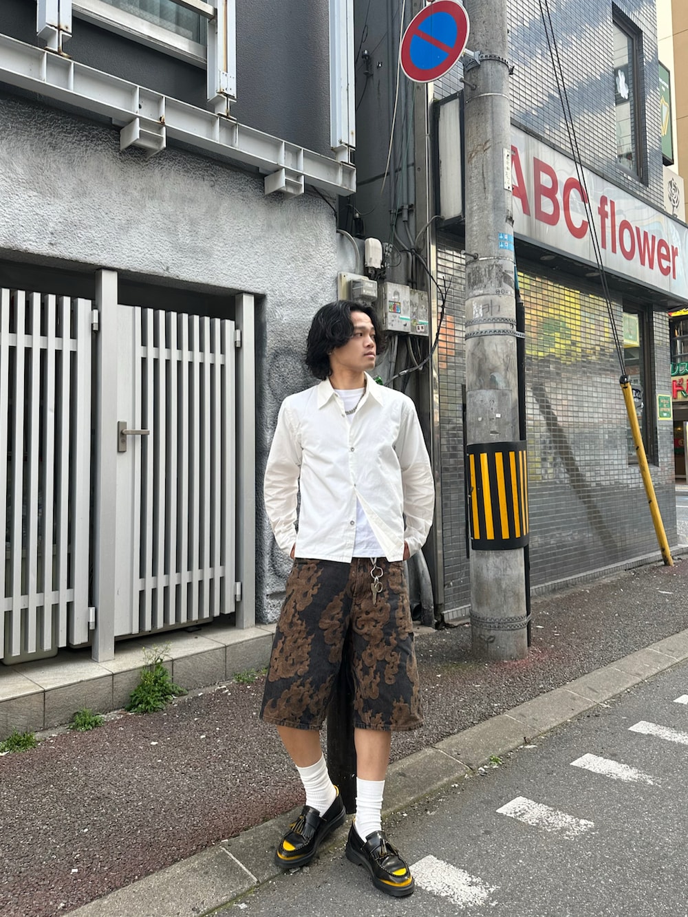 Supreme のデニムパンツを使った「ハーフパンツ」のメンズ人気