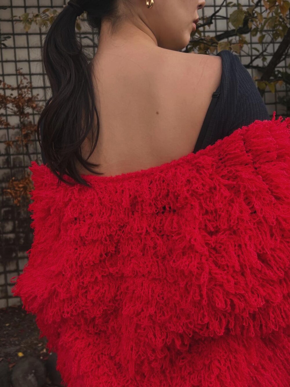 ホワイト系のその他パンツを着用したレディースの冬コーディネートの4枚目の写真