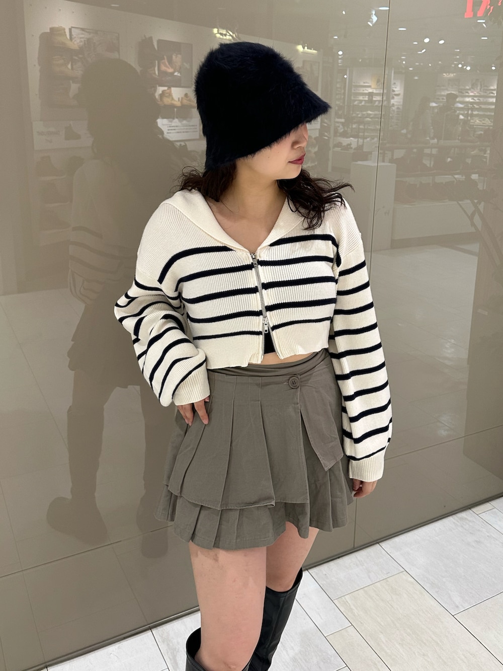 「one after another NICE CLAUP、ナイスクラップ、セーラーカラー、ボーダー、プリーツスカート、プリーツ、ロングブーツ、ハートバッグ、クロシェハット、モノトーンコーデ、韓国ファッション、秋服まるっと大公開、大人女子、着回しコーデ、秋服準備はじめました」｜「one after another NICE CLAUPのボックスプリーツスカパン（スカート、ブラウン系）」を使った、miho【骨格ストレート/イエベ春】さん（骨格ストレート・レディース・161cm）の秋コーディネートの2枚目の写真