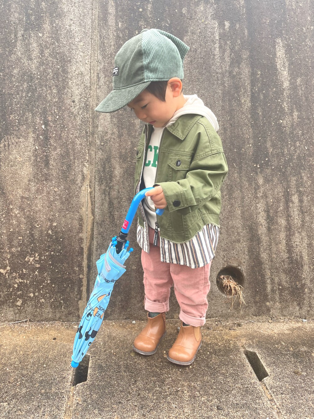「春服みてみて、もちもちさくらもち2022、ビッグシルエット、キャップ、ブーツ」|「BREEZEのワンポイントキャップ(キャップ、グリーン系)」を使った、りつぼーさん(キッズ・90cm)の春コーディネートの3枚目の写真