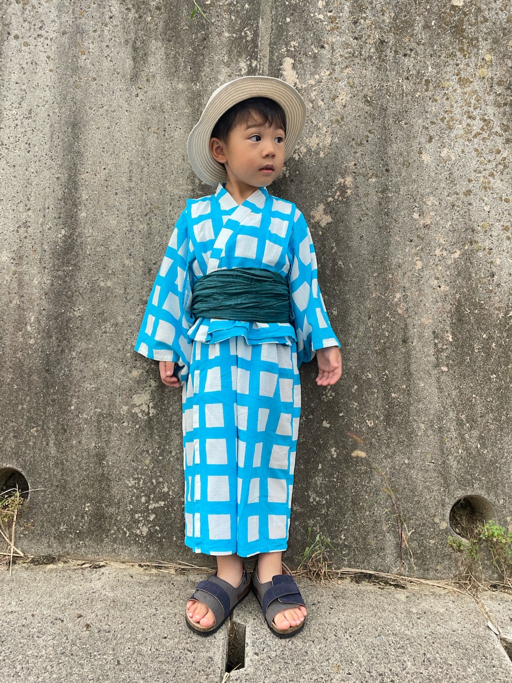 「浴衣、ゆかた、アツいコーデ全部見せ、お出かけコーデ、夏ファッション、セットアップ、夏コーデ」｜「DAISOのアイテム（ハット、ベージュ系）」を使った、りつぼーさん（キッズ・90cm）の夏コーディネートの2枚目の写真