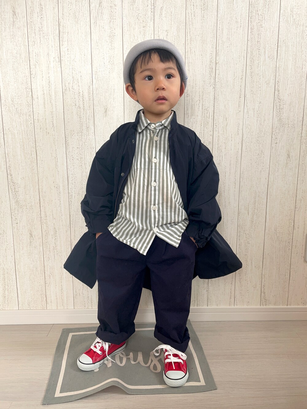 「春コーデ、スニーカー、春服、春服デビュー宣言、パステル映える春、シャツスタイル、カジュアルコーデ、コンバース、プチプラ、モッズコート、コート」｜「BREEZEの2WAYニットキャップ（ニットキャップ/ビーニー、グレー系）」を使った、りつぼーさん（キッズ・90cm）の春コーディネートの3枚目の写真