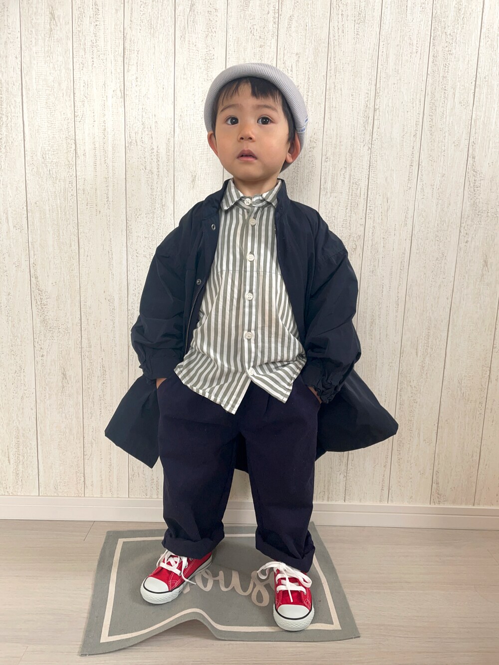 「春コーデ、スニーカー、春服、春服デビュー宣言、パステル映える春、シャツスタイル、カジュアルコーデ、コンバース、プチプラ、モッズコート、コート」｜「BREEZEの2WAYニットキャップ（ニットキャップ/ビーニー、グレー系）」を使った、りつぼーさん（キッズ・90cm）の春コーディネートの4枚目の写真