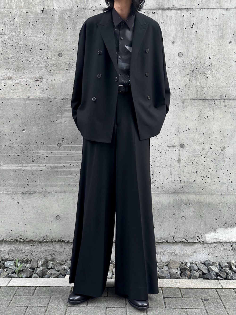 「セットアップ、ローファー、オールブラック、LAD MUSICIAN、タックイン、モード、フレアパンツ、セットアップスタイル、お洒落さんとつながりたい」|HISAMOTOさん(メンズ・181cm)の秋コーディネートの2枚目の写真