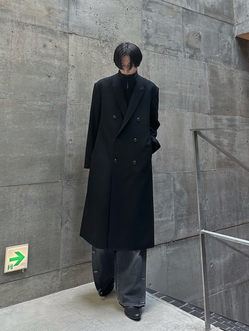 HISAMOTO｜LAD MUSICIANのチェスターコートを使ったコーディネート - WEAR