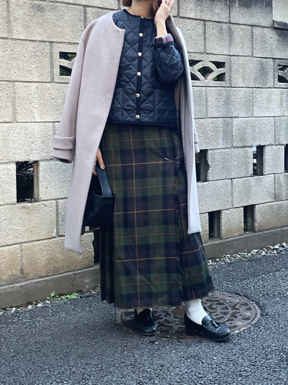 「MACKINTOSH PHILOSOPHYのトラディショナルウェザーウェアコラボ≪ARKLEY≫ 限定モデル(ブルゾン、ブルー系)」を使った、yukariさん(レディース・168cm)の秋コーディネートの3枚目の写真