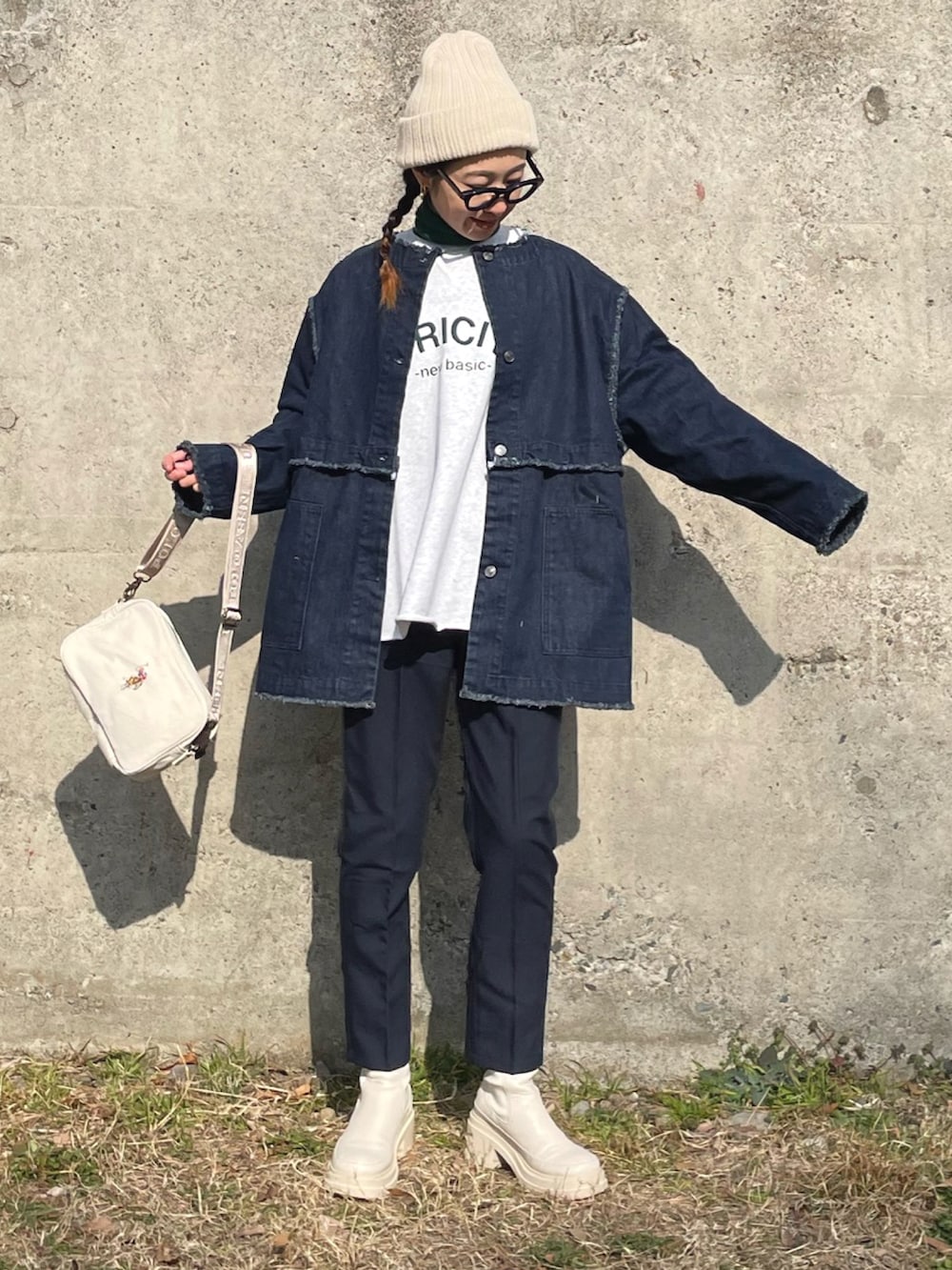 「私の推しブランド、デニムジャケット、デニム、ショルダーバッグ、ニット帽、レカ(reca)、reca、recaコーデ、feepur、ブーツ、セレクトモカ(select MOCA)、selectmoca、タートルネック」|「select MOCAの2023 SS 2wayデニムジャケット(デニムジャケット、ブルー系)」を使った、yukariさん(レディース・168cm)の冬コーディネートの5枚目の写真