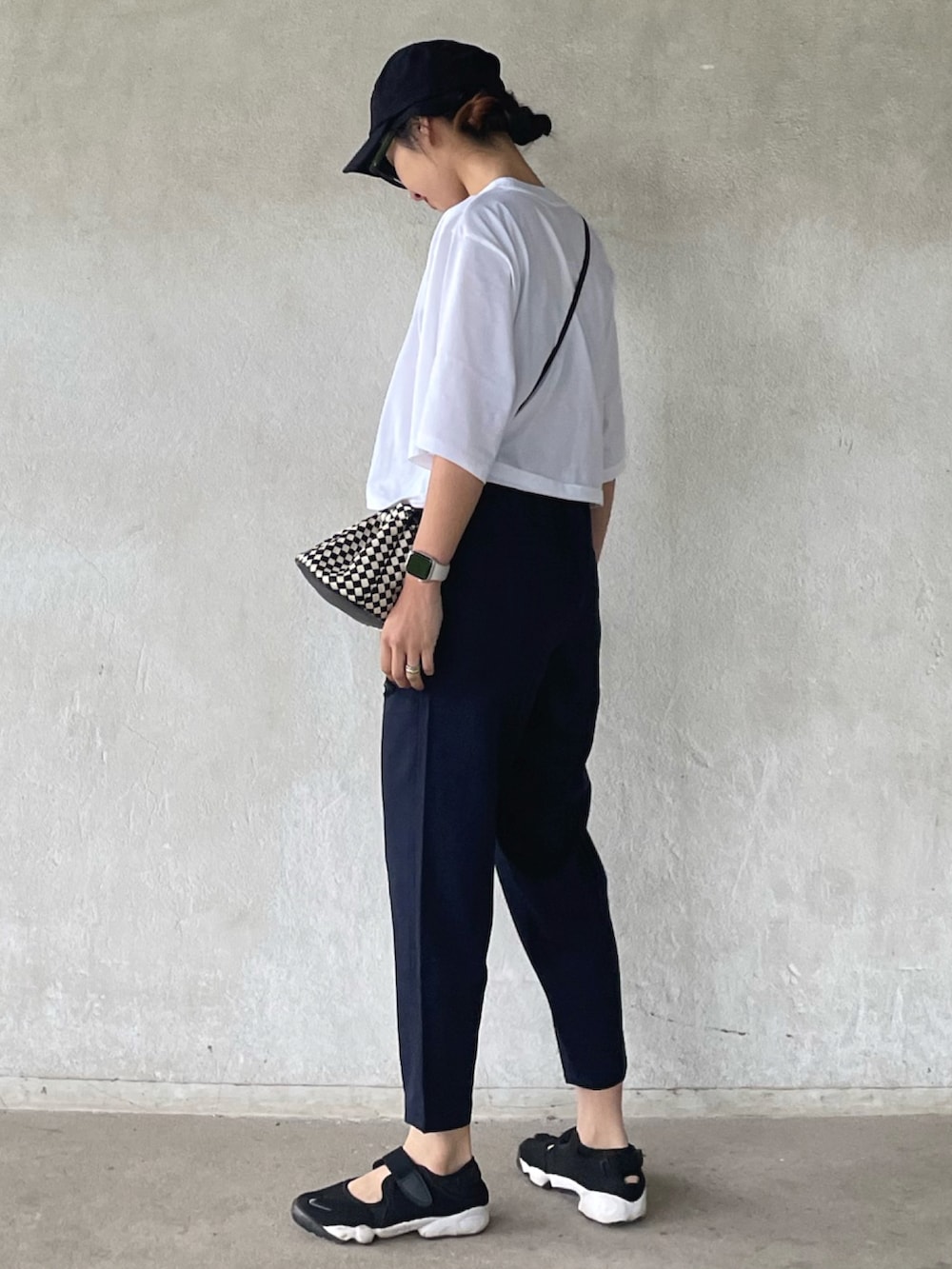 「お出かけコーデ日記、メガネ女子、ロゴT、アニエスベー、アニエスベーTシャツ、ロゴTシャツ、agnesb、ルタンリッシュ、ルタン女子、letempsriche、エアリフト、初夏コーデ、ショルダーバッグ、休日スタイル、白Tシャツ」｜「agnes b.のWEB限定 S137 TS YOKO Tシャツ（Tシャツ/カットソー、ホワイト系）」を使った、yukariさん（レディース・168cm）の春コーディネートの2枚目の写真