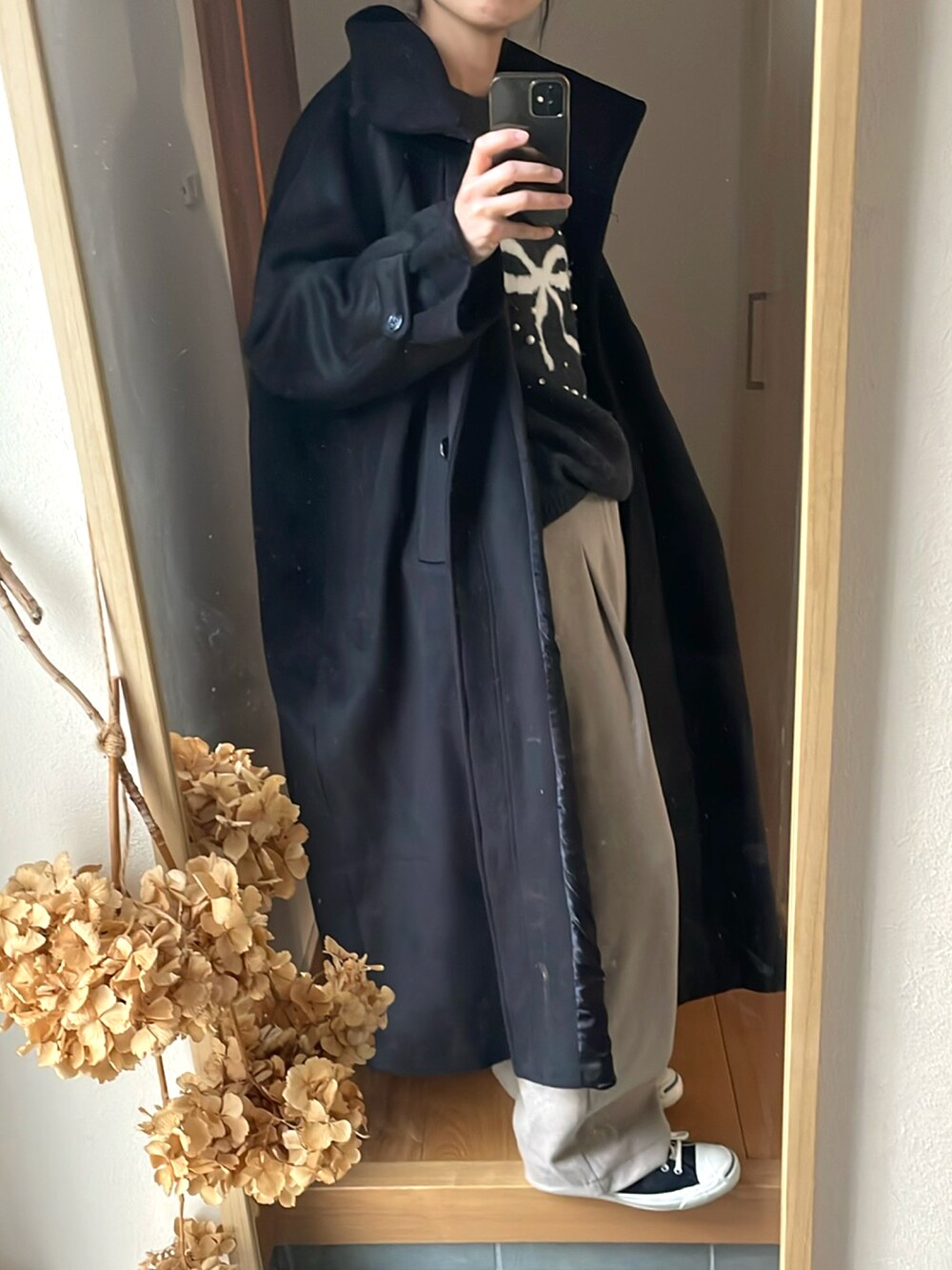 「オーバーサイズ、ゆったりコーデ、ゆったりシルエット、ウールパンツ、ジャックパーセル、スニーカーコーデ、ロングコート、高身長女子、高身長コーデ、プチプラコーデ」｜「JACK PURCELLの【CONVERSE】JACK PURCELL MULTIMATERIAL RH（スニーカー、ブルー系）」を使った、KENIIさん（レディース・167cm）の冬コーディネートの2枚目の写真