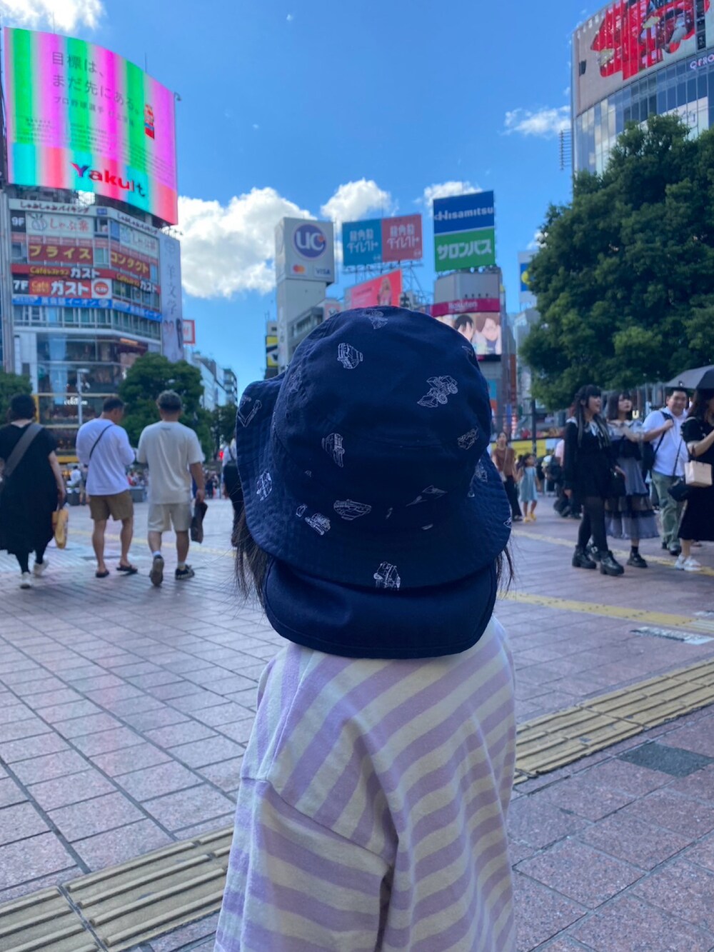 「西松屋コーデ、バケットハット、ボーダーTシャツ、スニーカー、ピンク」｜「西松屋のアイテム（Tシャツ/カットソー、ピンク系）」を使った、ゆりさん（レディース・154cm）の夏コーディネートの3枚目の写真