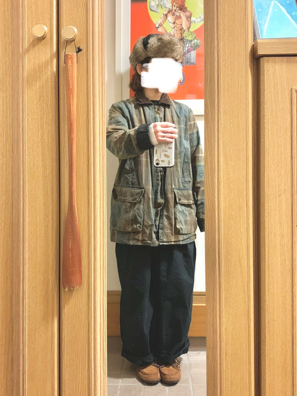 「昨日のコーデ、昨日の服、フライトキャップ、オイルドジャケット、古着、黒コーデ、メンズライク、メンズアイテム、モカシン、モッズコート」｜「GUのアイテム（ニット/セーター、ブラック系）」を使った、まっきさん（レディース・149cm）の冬コーディネートの2枚目の写真