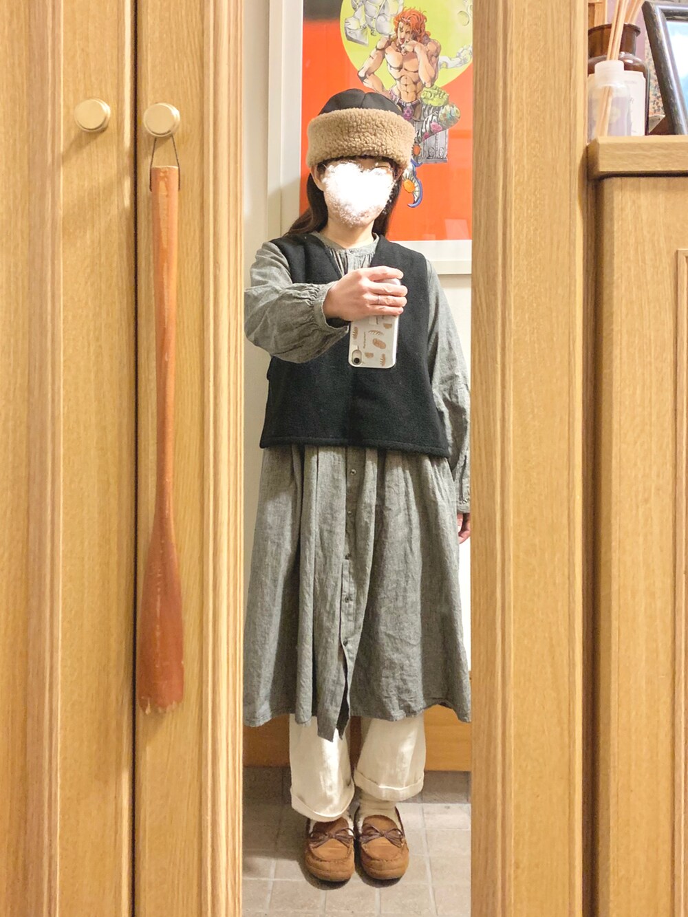 「今日のコーデ、今日の服、ベスト、モカシン」｜「マルシェ購入品のアイテム（ベスト、ブラック系）」を使った、まっきさん（レディース・149cm）の冬コーディネートの2枚目の写真
