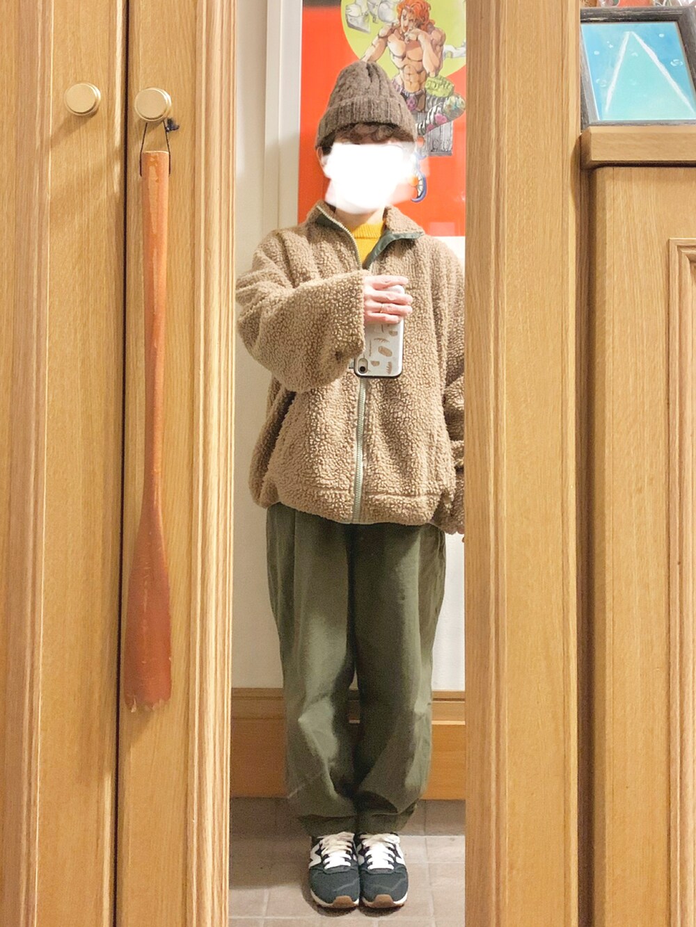 「昨日のコーデ、昨日の服、ニット帽、黄色とカーキ、プチプラ、シンプルコーデ、ニット、メンズ」｜「古着のアイテム（ジャケット/アウター、ブラウン系）」を使った、まっきさん（レディース・149cm）の冬コーディネートの3枚目の写真
