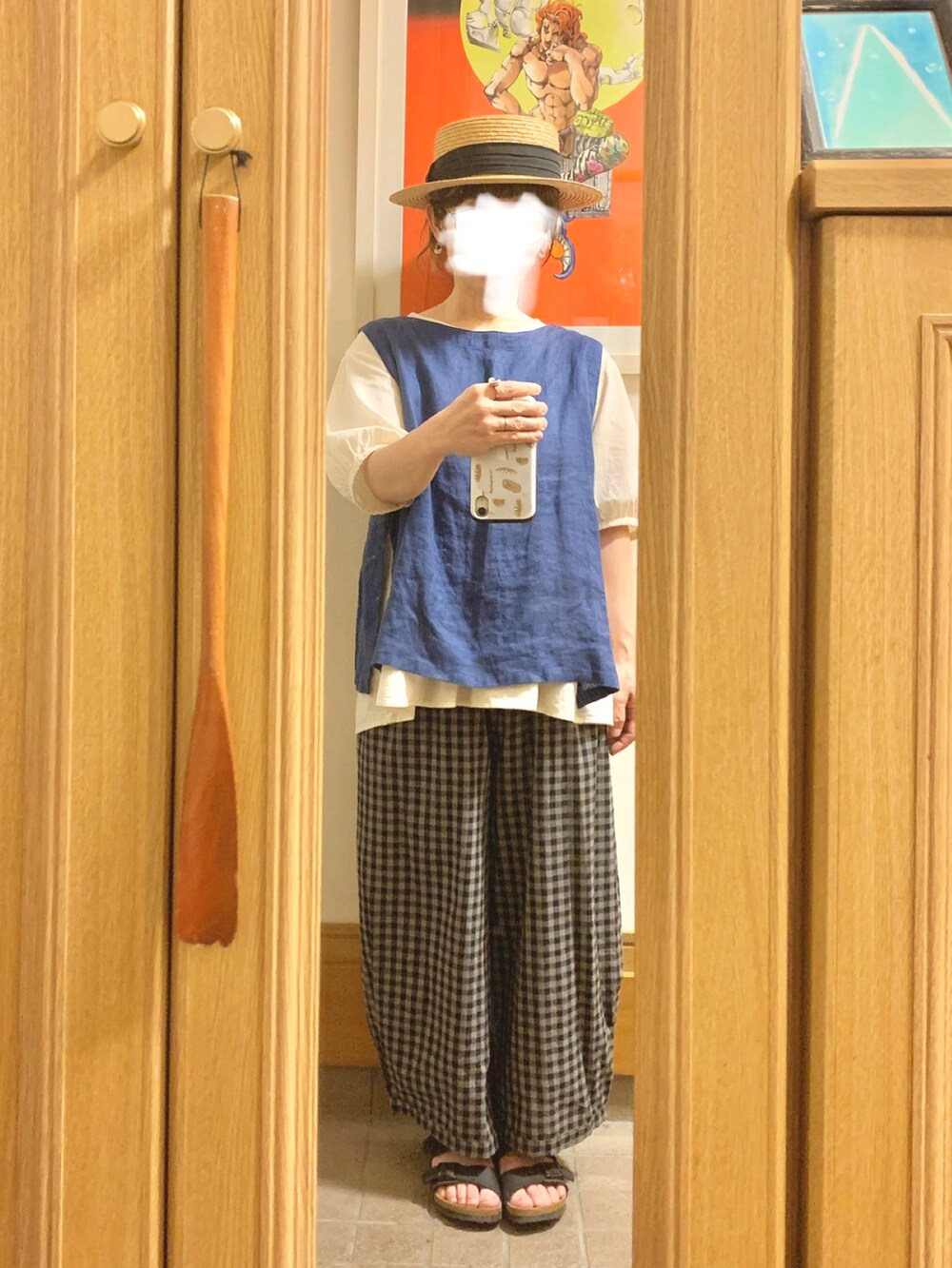 「昨日の買い物、シャツワンピ、シンプルコーデ、つけ襟、ギンガムチェック、夏なのに黒」｜「HEAVENLYのアイテム（ベスト、ブルー系）」を使った、まっきさん（レディース・149cm）の夏コーディネートの2枚目の写真