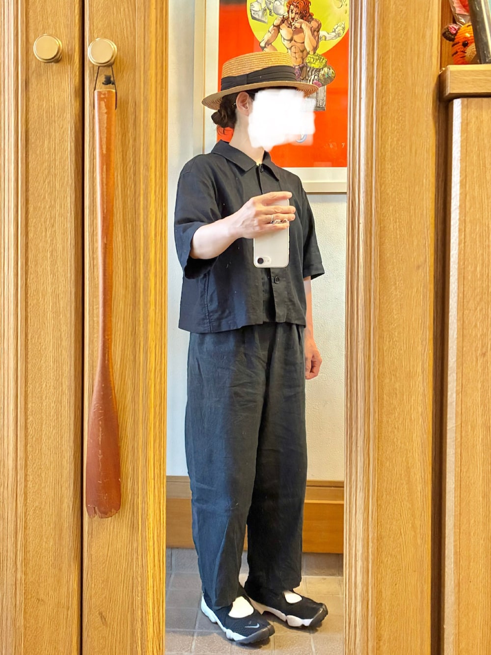 「麦わら帽子、シンプルコーデ、ブラックコーデ、モノトーンコーデ」｜「14+のアイテム（ハット、ブラック系）」を使った、まっきさん（レディース・150cm）の夏コーディネートの2枚目の写真