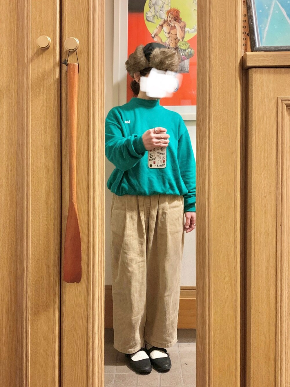 「昨日のコーデ、昨日の服、古着、スウェット、コーデュロイパンツ、モッズコート」｜「LeeのLee×e.m.a.e.バックプリントプルオーバー（スウェット、グリーン系）」を使った、まっきさん（レディース・150cm）の春コーディネートの2枚目の写真