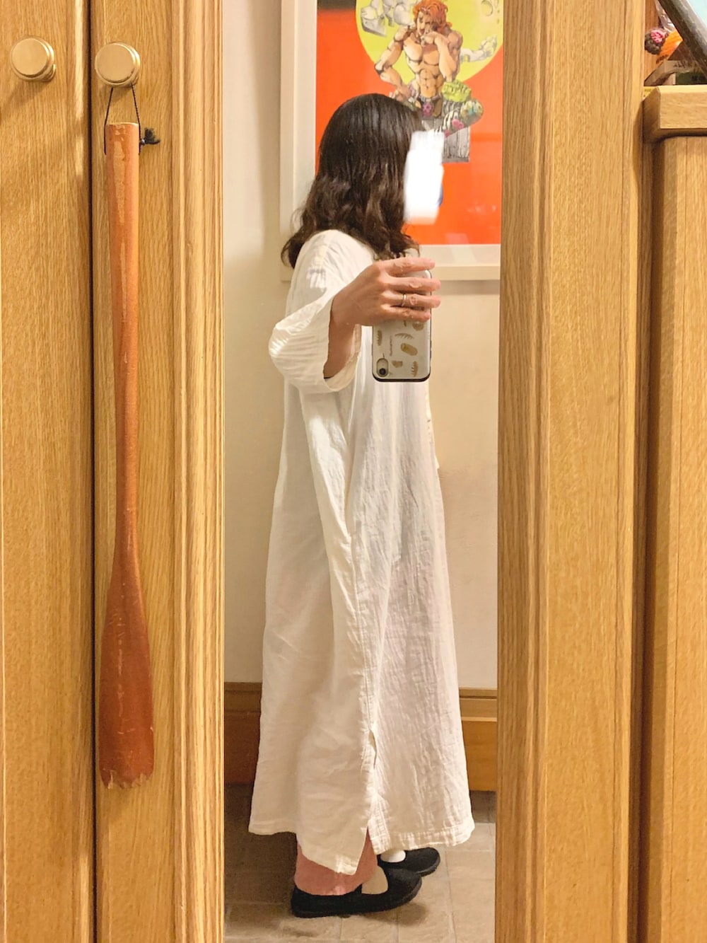 「昨日のコーデ、昨日の服、シンプルコーデ」｜「無印良品のアイテム（ワンピース、ホワイト系）」を使った、まっきさん（レディース・150cm）の秋コーディネートの3枚目の写真