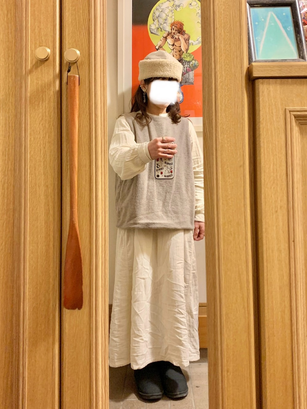 「昨日のコーデ、昨日の服、ベスト、ワンピース」｜「作家メイドのアイテム（ベスト、ベージュ系）」を使った、まっきさん（レディース・150cm）の冬コーディネートの2枚目の写真