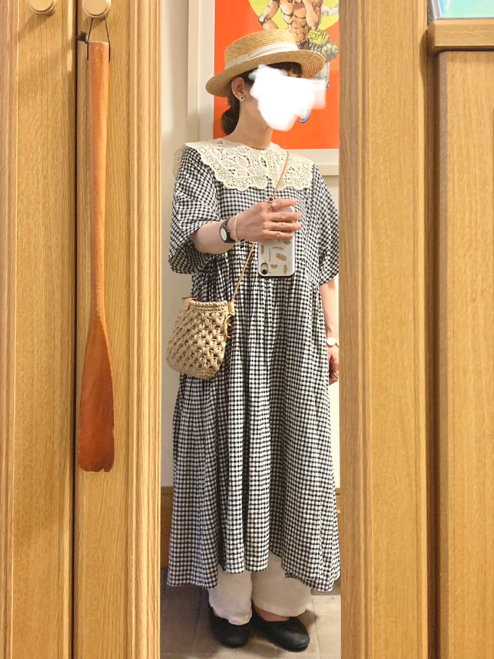 「昨日のコーデ、昨日の服、つけ襟、麦わら帽子、ギンガムチェック、リネンパンツ、バレエシューズ」｜「14+のアイテム（ハット、ブラック系）」を使った、まっきさん（レディース・150cm）の夏コーディネートの2枚目の写真