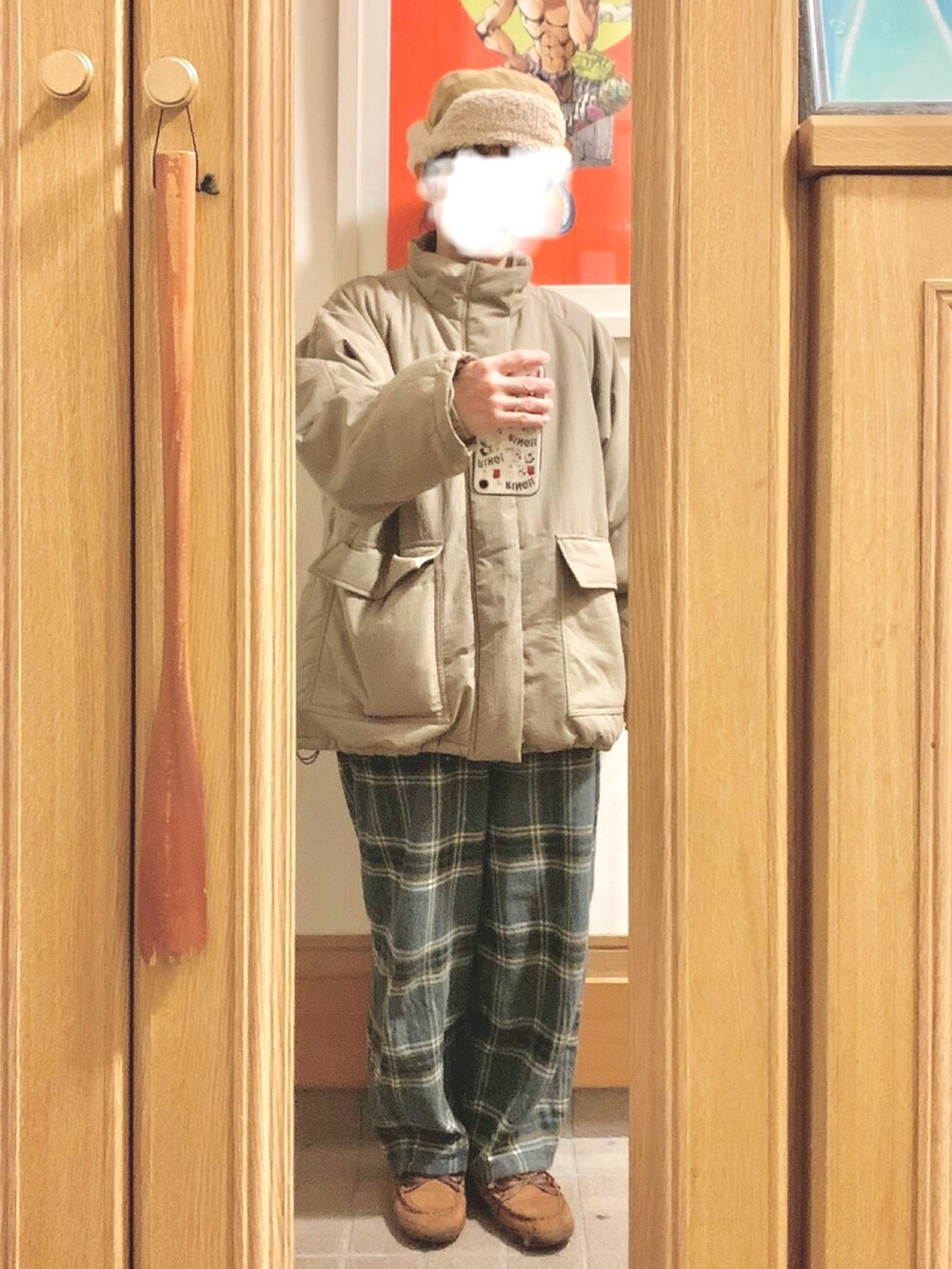 「昨日のコーデ、昨日の服、チェックパンツ、フライトキャップ」｜「UNIQLOのアイテム（ニット/セーター、ブラウン系）」を使った、まっきさん（レディース・150cm）の冬コーディネートの4枚目の写真