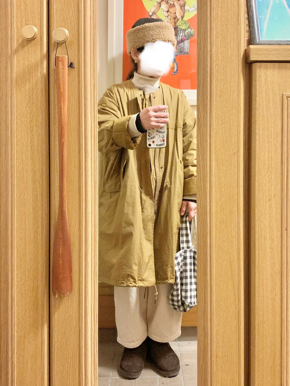 「昨日の服、昨日のコーデ、マルシェ戦利品、ベスト、タートルネック、コーデュロイパンツ、モッズコート」｜「作家メイドのアイテム（ベスト、ベージュ系）」を使った、まっきさん（レディース・150cm）の冬コーディネートの5枚目の写真