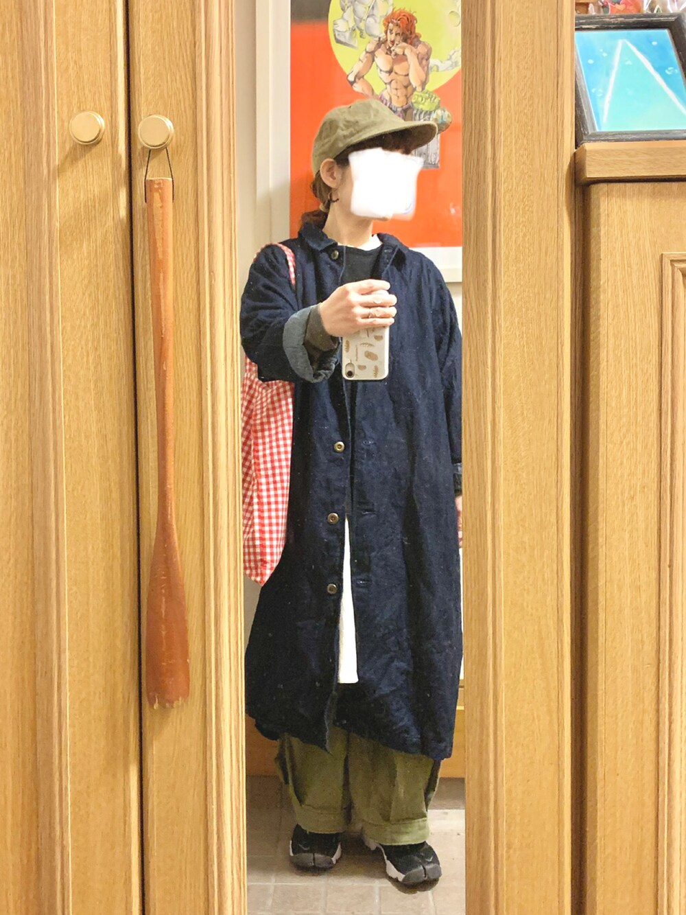 「昨日のコーデ、昨日の服、キャップ、ベスト、古着、リメイク古着、前後着、中古靴」｜「マルシェ購入品のアイテム（ベスト、ブラック系）」を使った、まっきさん（レディース・149cm）の春コーディネートの5枚目の写真