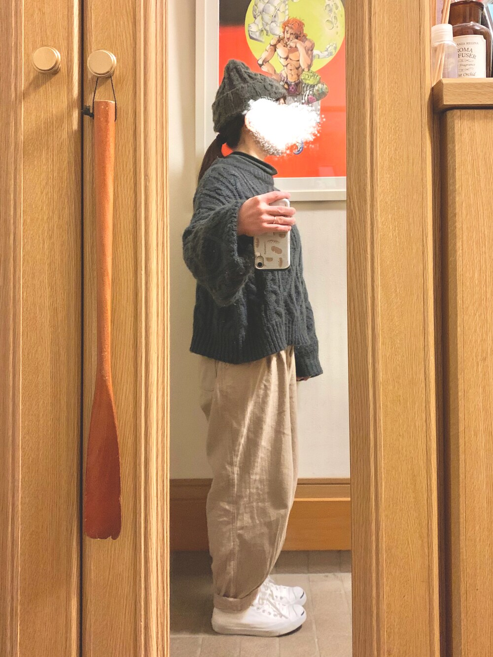 「今日の服、今日のコーデ、ニット帽、ニット、ヒートテックフリースタートルネックＴシャツ、モッズコート、ジャックパーセル、バルーンパンツ」｜「Samansa Mos2のノーカラー3wayモッズコート（モッズコート、グリーン系）」を使った、まっきさん（レディース・149cm）の冬コーディネートの4枚目の写真
