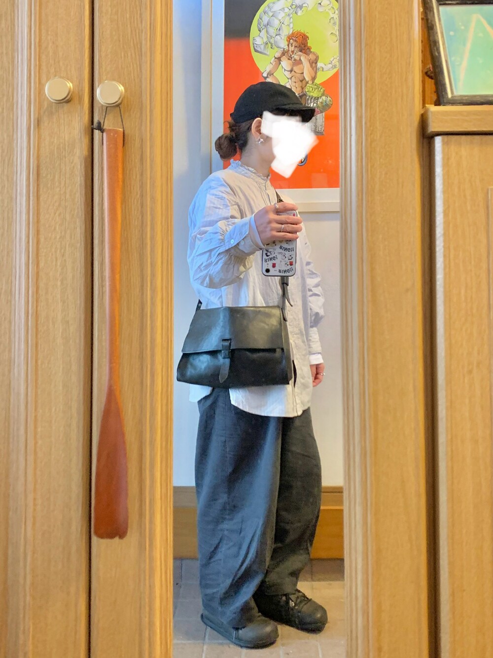 「昨日のコーデ、昨日の服、メンズライク、マニッシュ、古着」｜「coenのアイテム（シャツ/ブラウス、グレー系）」を使った、まっきさん（レディース・150cm）の春コーディネートの3枚目の写真