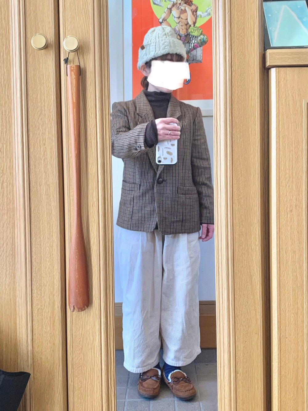 「今日のコーデ、今日の服、古着、お古、スーツ、タートルネック、コーデュロイパンツ」｜「古着のアイテム（ジャケット/アウター、ブラウン系）」を使った、まっきさん（レディース・149cm）の春コーディネートの2枚目の写真