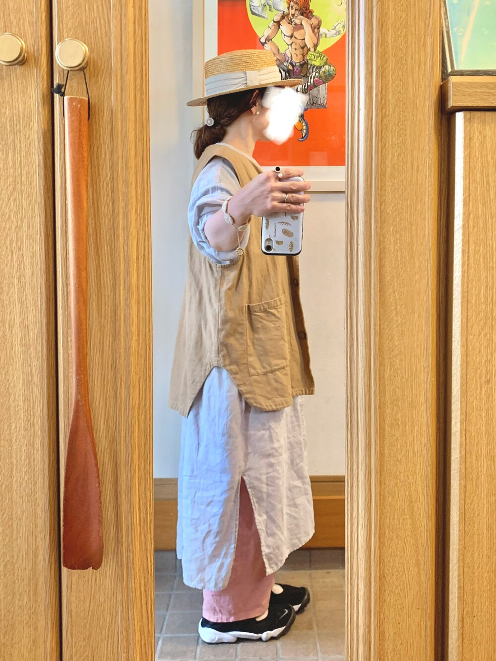 「今日のコーデ、今日の服、麦わら帽子、シャツワンピ、ピンク、ベスト、古着、作家メイド」｜「作家メイドのアイテム（ショルダーバッグ、ベージュ系）」を使った、まっきさん（レディース・150cm）の夏コーディネートの5枚目の写真