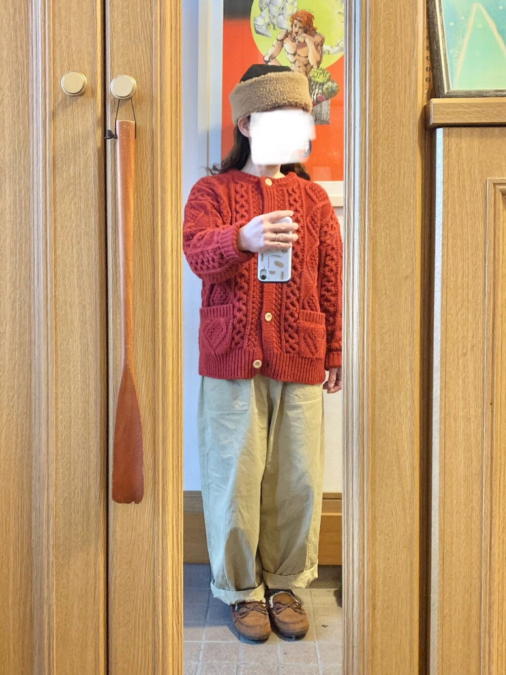 「ニットカーディガン」｜「Right-onのアイテム（カーディガン/ボレロ、レッド系）」を使った、まっきさん（レディース・150cm）の冬コーディネートの2枚目の写真