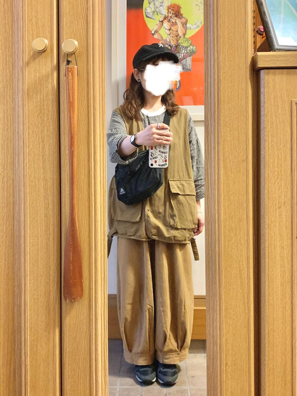 「昨日のコーデ、昨日の服、キャップ、古着、ベスト、リネンシャツ、ゆるコーデ、雨の日コーデ」｜「マルシェ購入品のアイテム（キャップ、ブラック系）」を使った、まっきさん（レディース・150cm）の夏コーディネートの3枚目の写真
