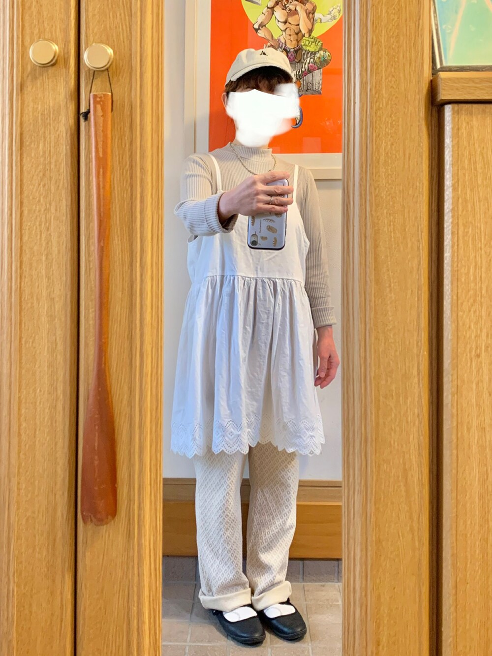 「昨日のコーデ、昨日の服、淡色コーデ、ワントーンコーデ」｜「NIKEのアイテム（スニーカー、ブラック系）」を使った、まっきさん（レディース・149cm）の春コーディネートの3枚目の写真