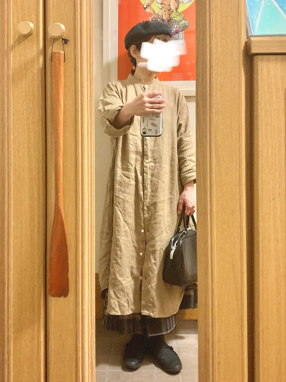 「昨日のコーデ、昨日の服、ベレー帽、リネン、シャツワンピ、古着、チェックスカート」｜「無印良品のアイテム（シャツワンピース、ブラウン系）」を使った、まっきさん（レディース・149cm）の春コーディネートの2枚目の写真