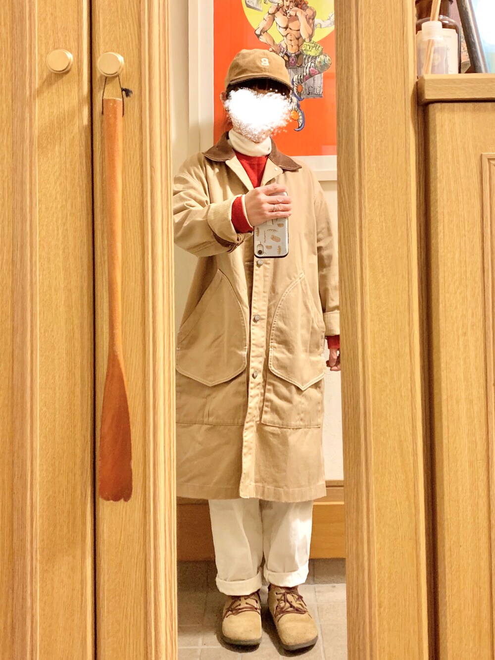 「今日のコーデ、今日の服、キャップ、アウトドアスタイル、モンタナ、赤、デニムバルーンアンクルパンツ」｜「GUのアイテム（デニムパンツ、ホワイト系）」を使った、まっきさん（レディース・149cm）の秋コーディネートの2枚目の写真