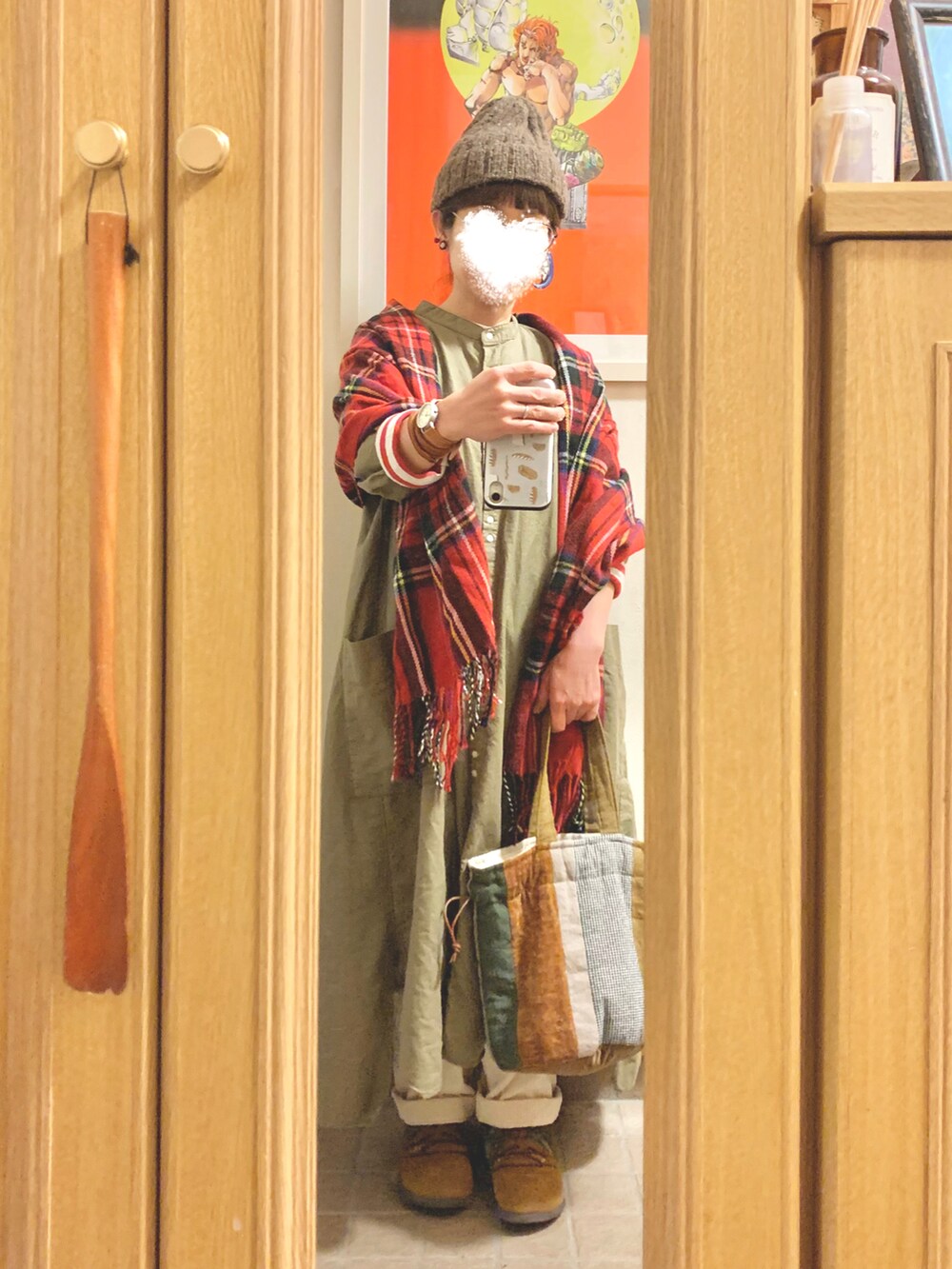 「今日のコーデ、今日の服、ニット帽、ワンピース、モンタナ、中古靴」｜「studio CLIPのアイテム（シャツワンピース、グリーン系）」を使った、まっきさん（レディース・149cm）の秋コーディネートの3枚目の写真