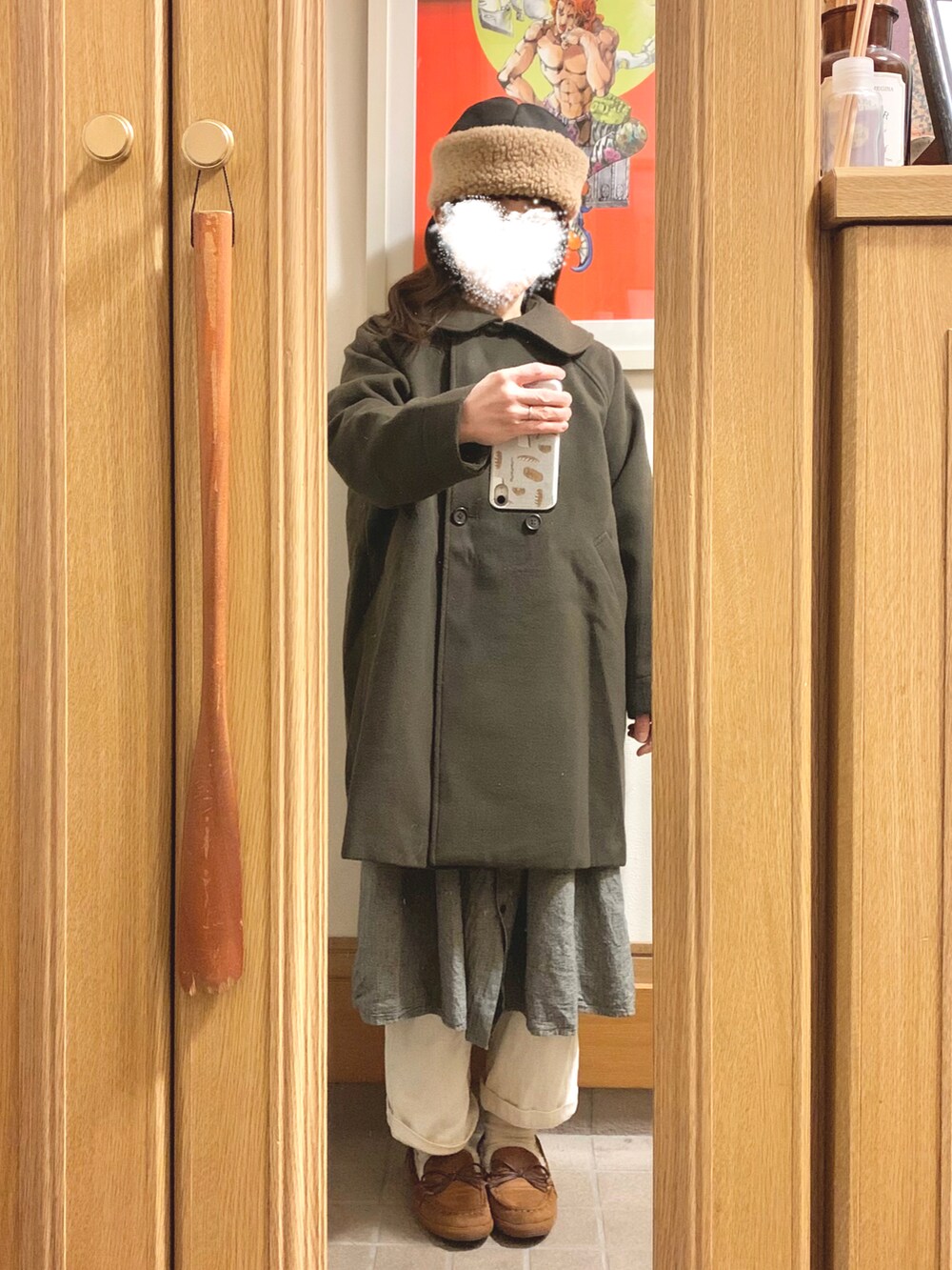 「今日のコーデ、今日の服、ベスト、モカシン」｜「マルシェ購入品のアイテム（ベスト、ブラック系）」を使った、まっきさん（レディース・149cm）の冬コーディネートの4枚目の写真