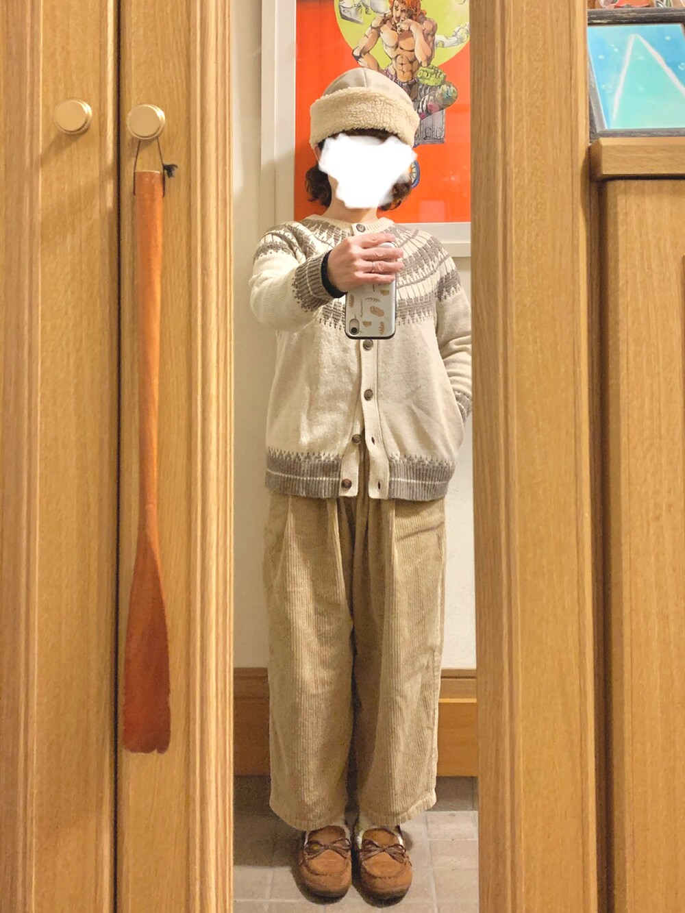 「今日のコーデ、今日の服、ロングコート、プチプラ、コーデュロイパンツ、茶系コーデ」｜「シーズンリーズンのアイテム（カーディガン/ボレロ、ベージュ系）」を使った、まっきさん（レディース・149cm）の冬コーディネートの2枚目の写真