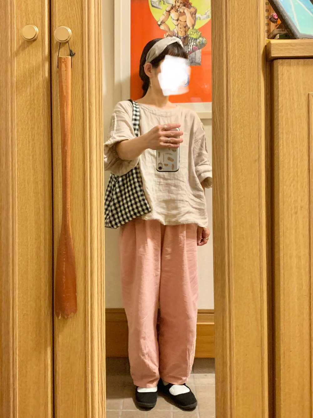 「昨日のコーデ、昨日の服、シンプルコーデ、古着、作家メイド、ピンク」｜「作家メイドのアイテム（ショルダーバッグ、ブラック系）」を使った、まっきさん（レディース・150cm）の秋コーディネートの2枚目の写真