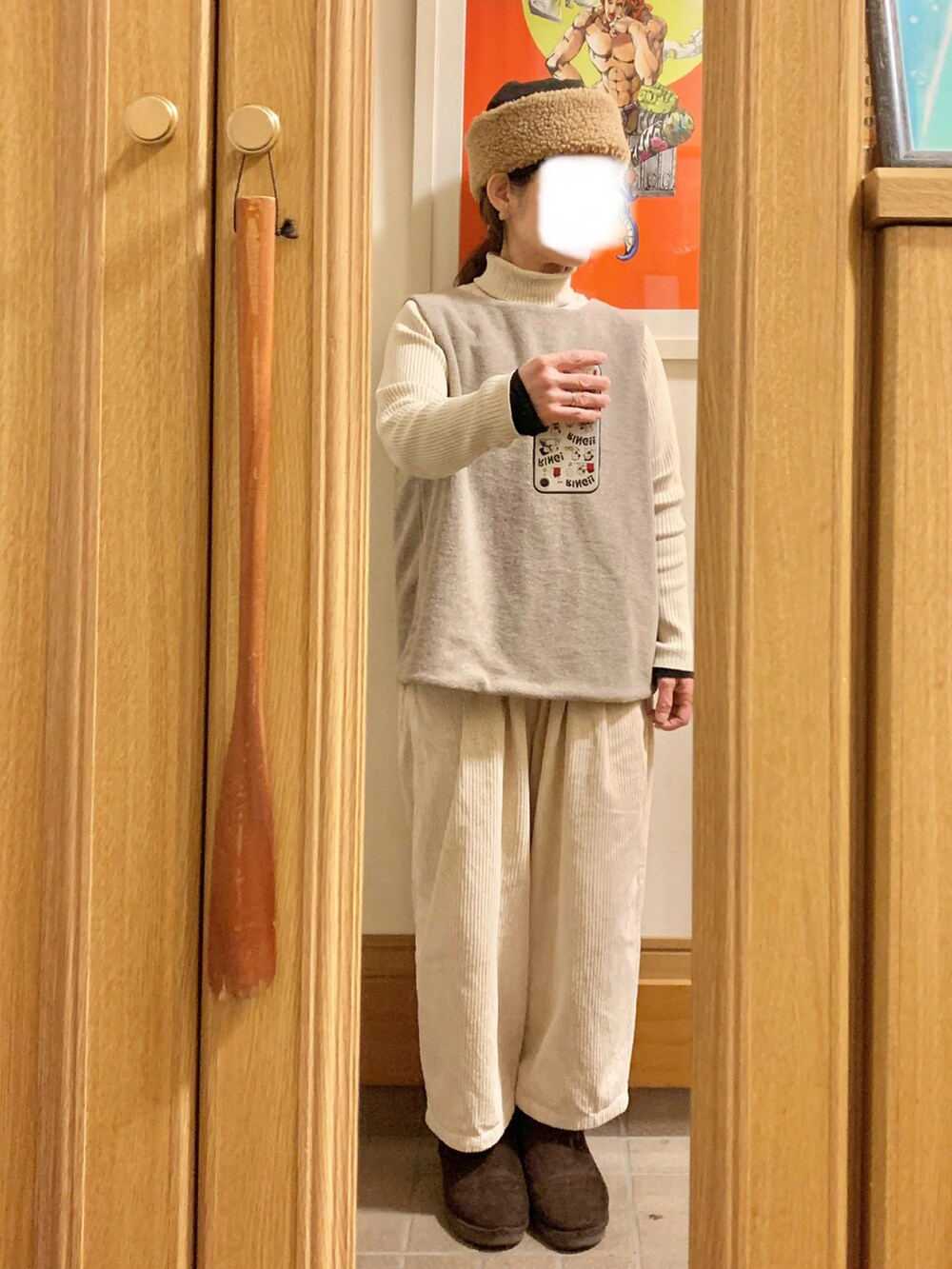 「昨日の服、昨日のコーデ、マルシェ戦利品、ベスト、タートルネック、コーデュロイパンツ、モッズコート」｜「作家メイドのアイテム（ベスト、ベージュ系）」を使った、まっきさん（レディース・150cm）の冬コーディネートの4枚目の写真