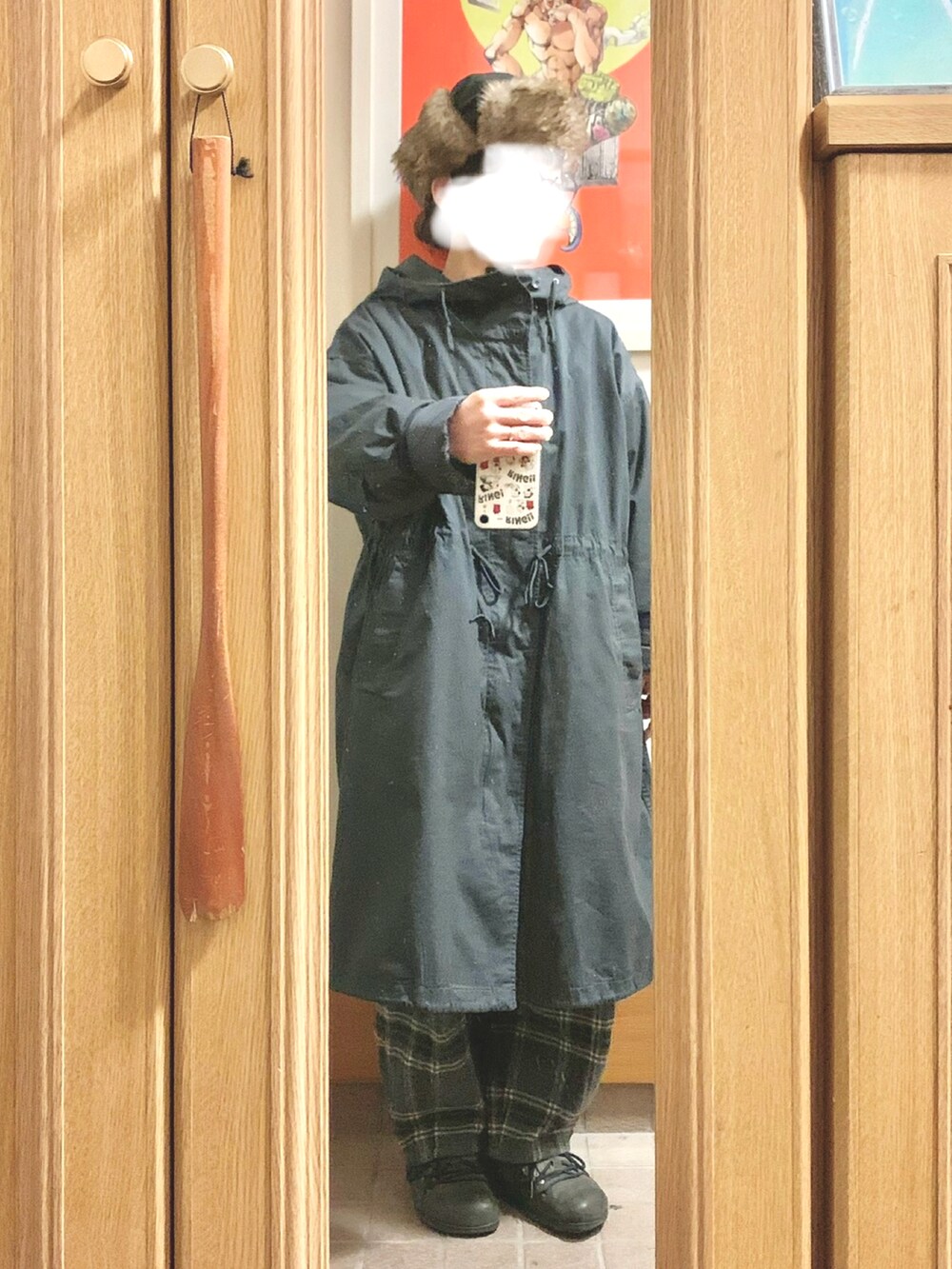 「昨日のコーデ、昨日の服、チェックパンツ、フライトキャップ」｜「UNIQLOのアイテム（ニット/セーター、ブラウン系）」を使った、まっきさん（レディース・150cm）の冬コーディネートの3枚目の写真