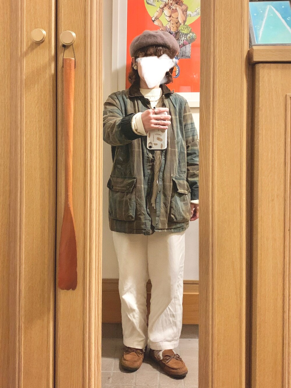 「昨日のコーデ、昨日の服、ベレー帽、ニット、モカシン、オイルドジャケット、古着」｜「しまむらのアイテム（ニット/セーター、ホワイト系）」を使った、まっきさん（レディース・149cm）の冬コーディネートの4枚目の写真